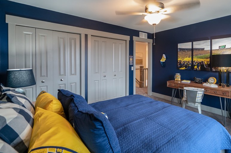 Colorful boys bedroom