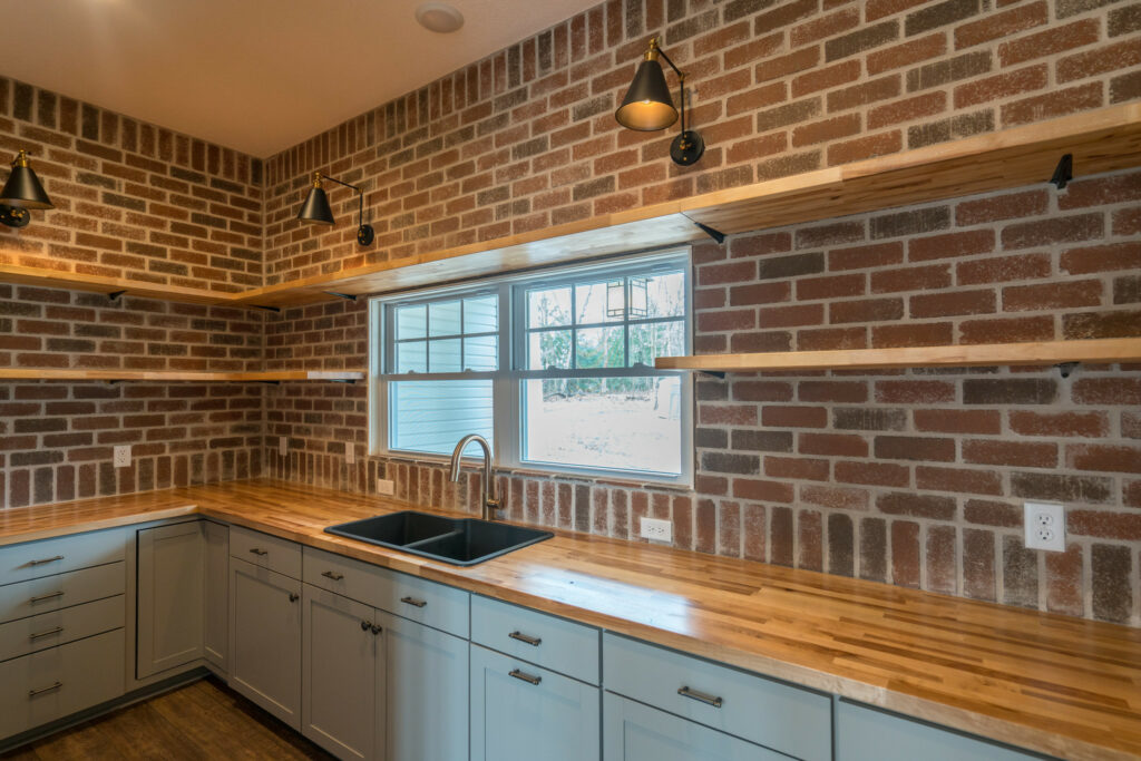 Floating shelves in the Montgomery Model
