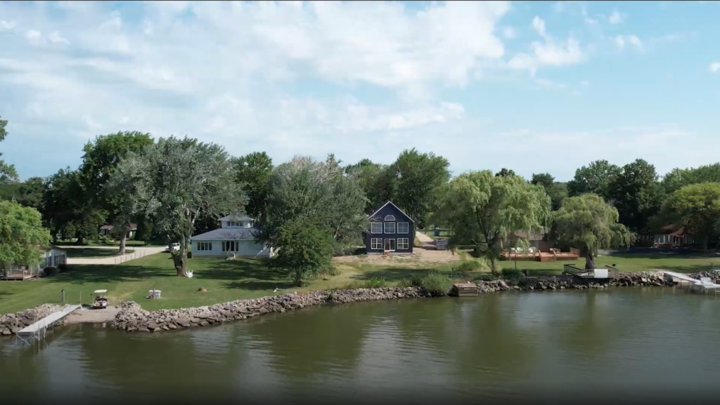 Wayne Homes Lynden Plan on Lake Front